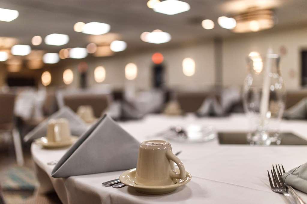 Doubletree By Hilton Neenah Facilities photo