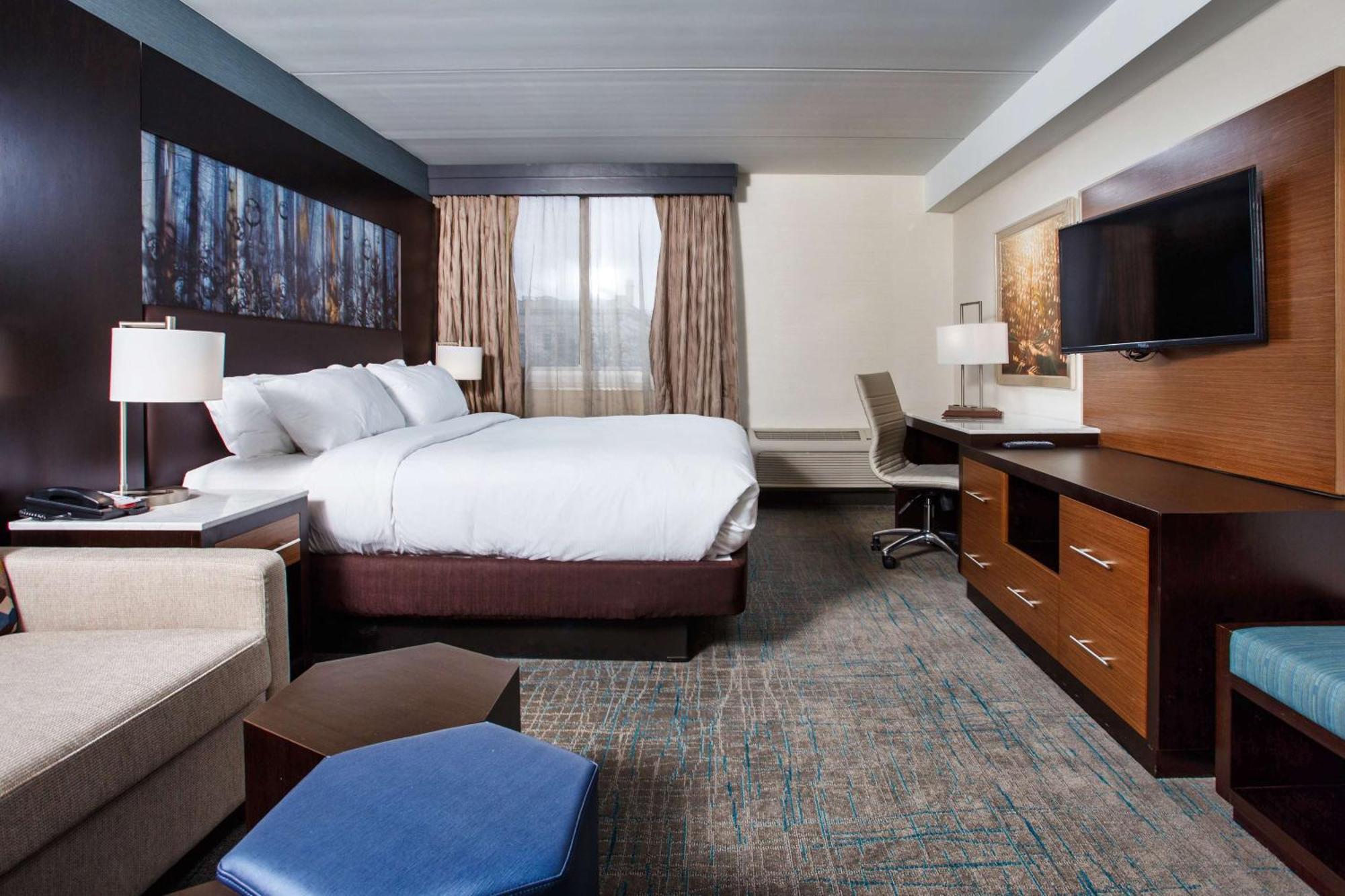 Doubletree By Hilton Neenah Exterior photo