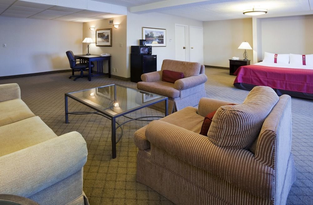 Doubletree By Hilton Neenah Exterior photo