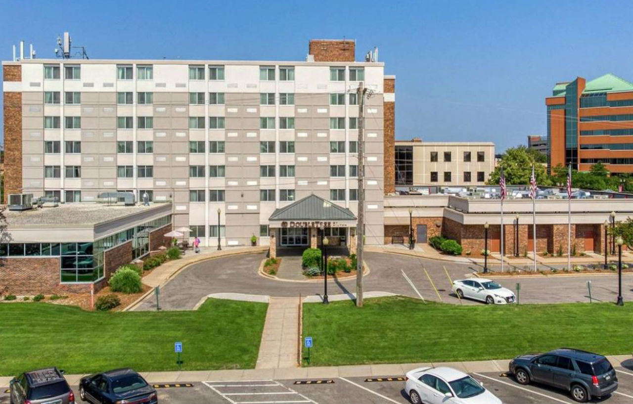 Doubletree By Hilton Neenah Exterior photo